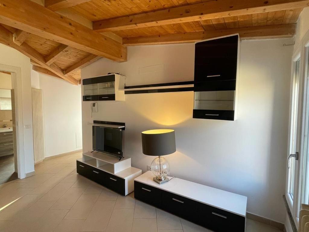 New Downtown Apartment Vigevano Buitenkant foto